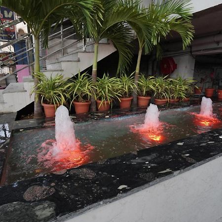 Nizamabad Hotel Trp Bliss מראה חיצוני תמונה