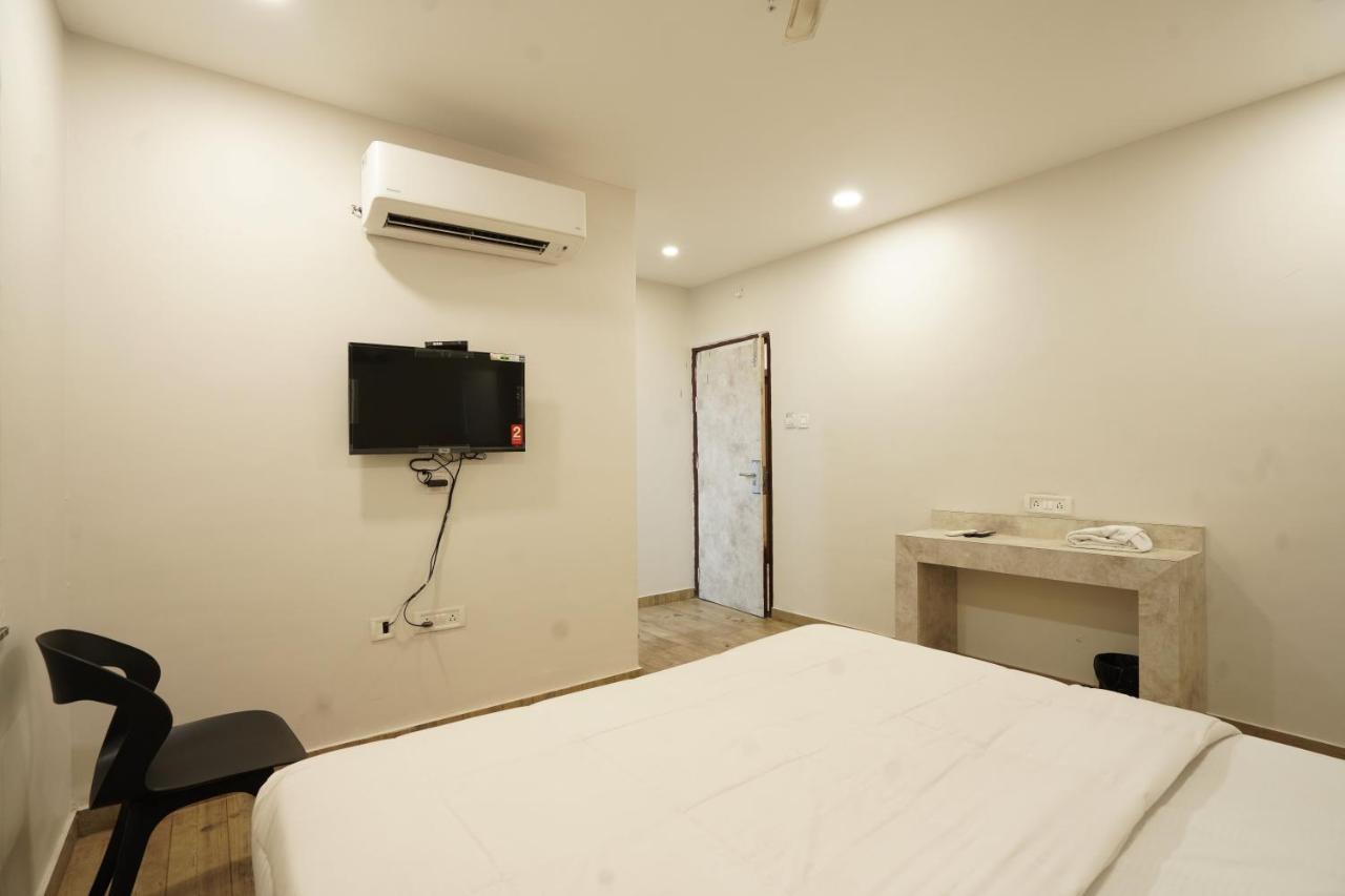 Nizamabad Hotel Trp Bliss מראה חיצוני תמונה