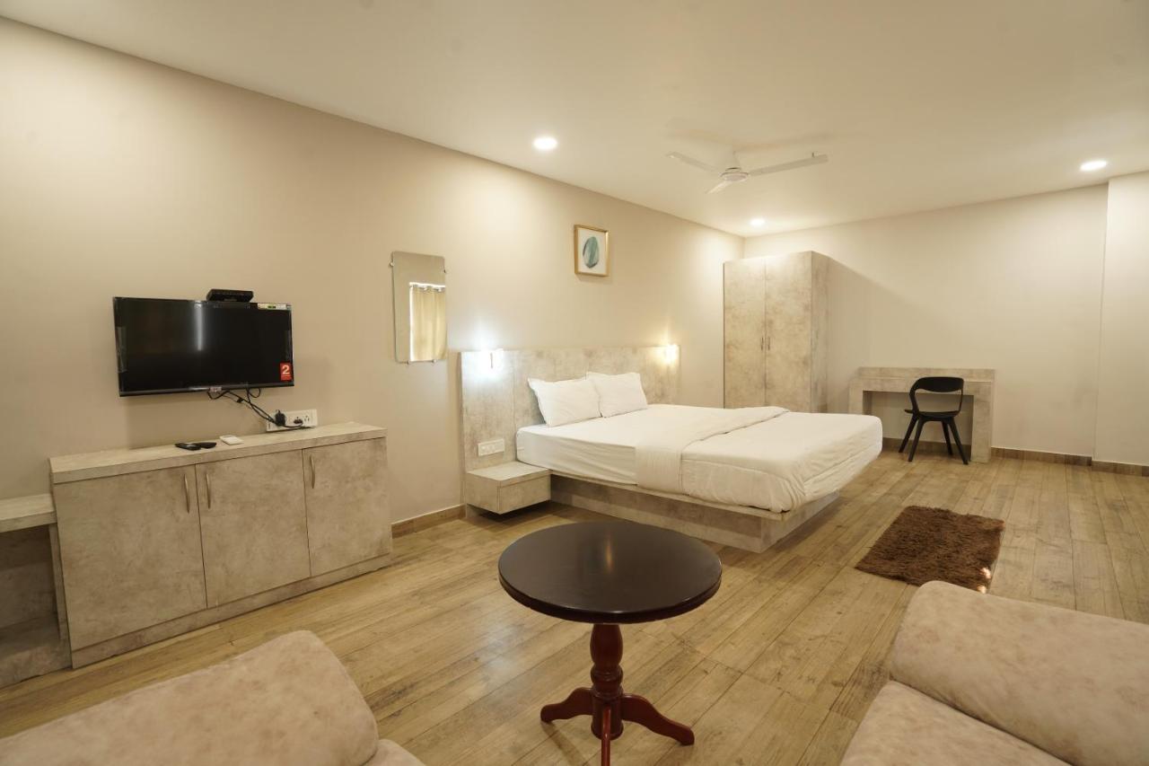 Nizamabad Hotel Trp Bliss מראה חיצוני תמונה