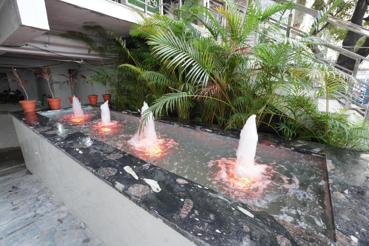 Nizamabad Hotel Trp Bliss מראה חיצוני תמונה