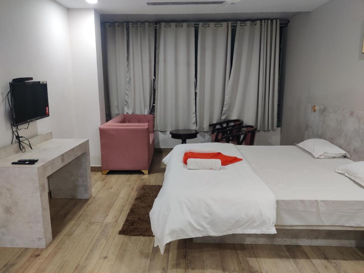Nizamabad Hotel Trp Bliss מראה חיצוני תמונה